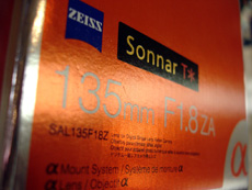 α Sonnar T* 単焦点レンズ Sonnar T* 135mm F1.8 ZA SAL135F18Z 箱